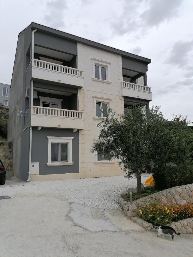 Apartments Dinko Дуче Экстерьер фото