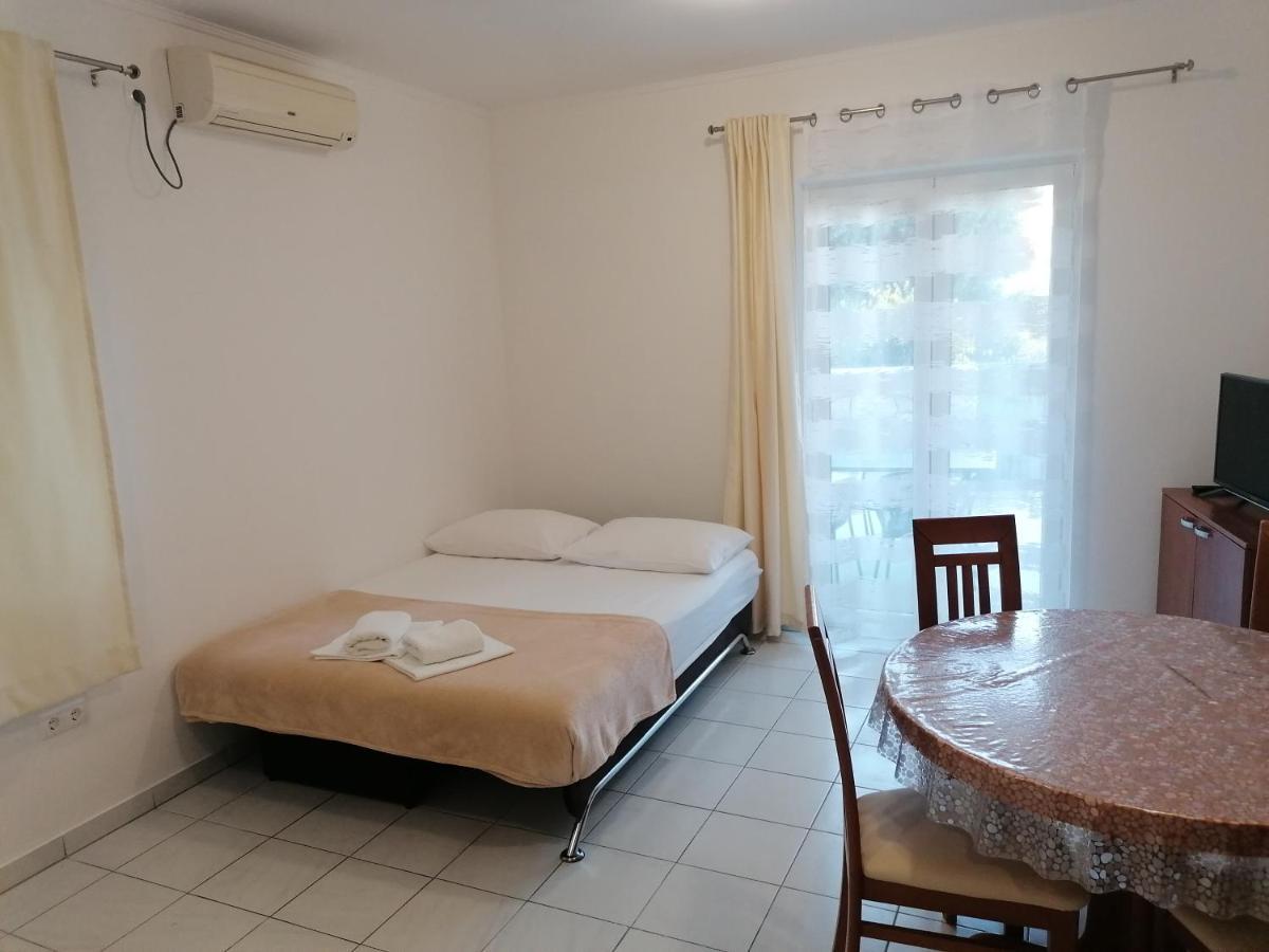 Apartments Dinko Дуче Экстерьер фото