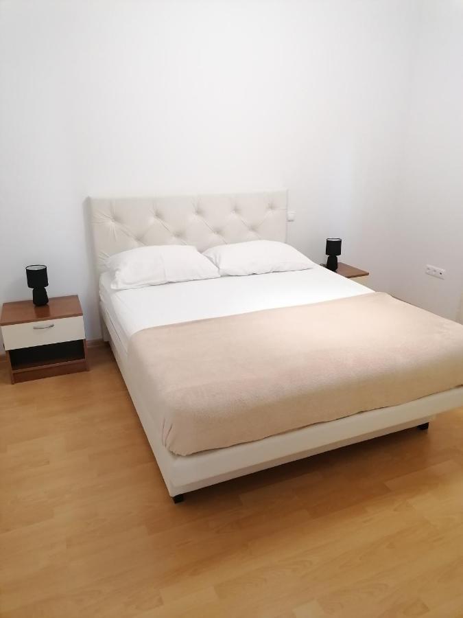 Apartments Dinko Дуче Экстерьер фото