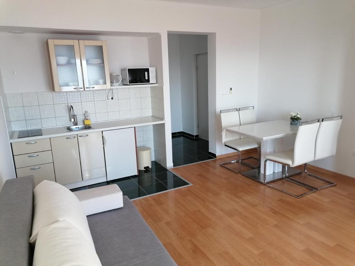 Apartments Dinko Дуче Экстерьер фото