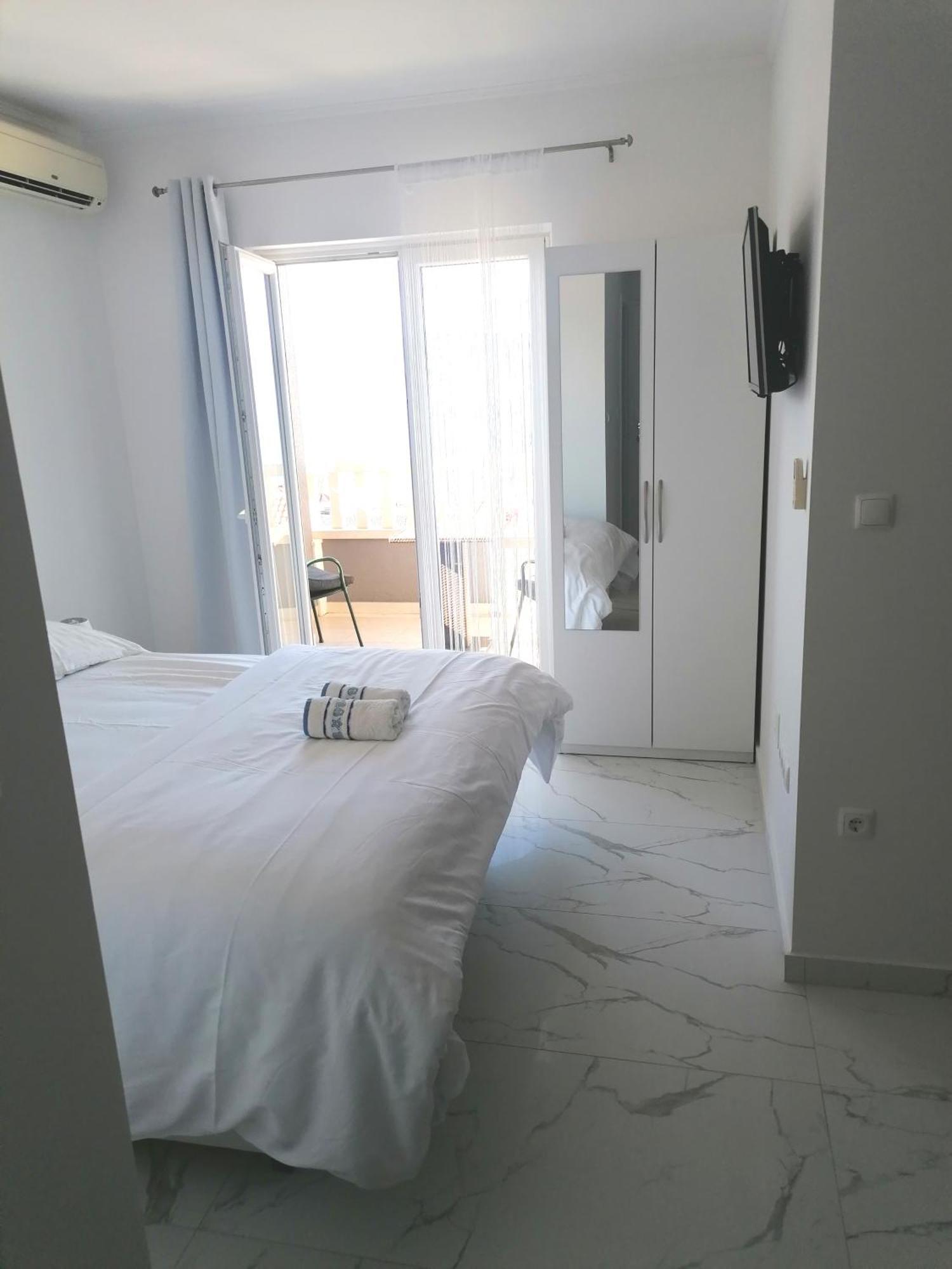 Apartments Dinko Дуче Экстерьер фото